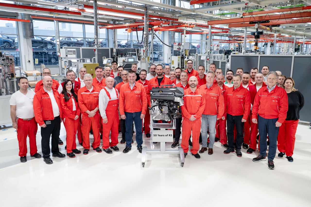 Audi Hungaria, employee, 50 years R5 motor