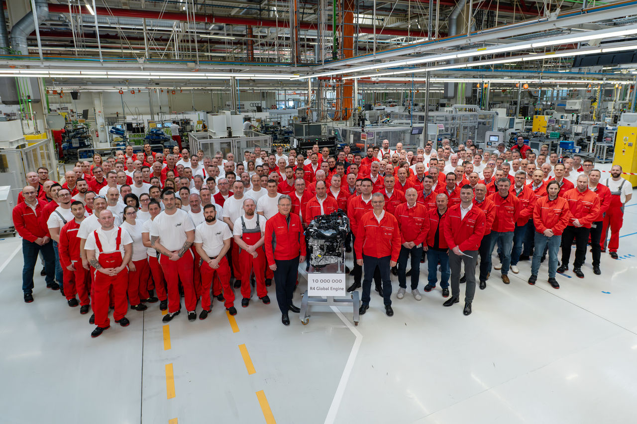 10 millió EA888, Audi Hungaria, csoportfotó